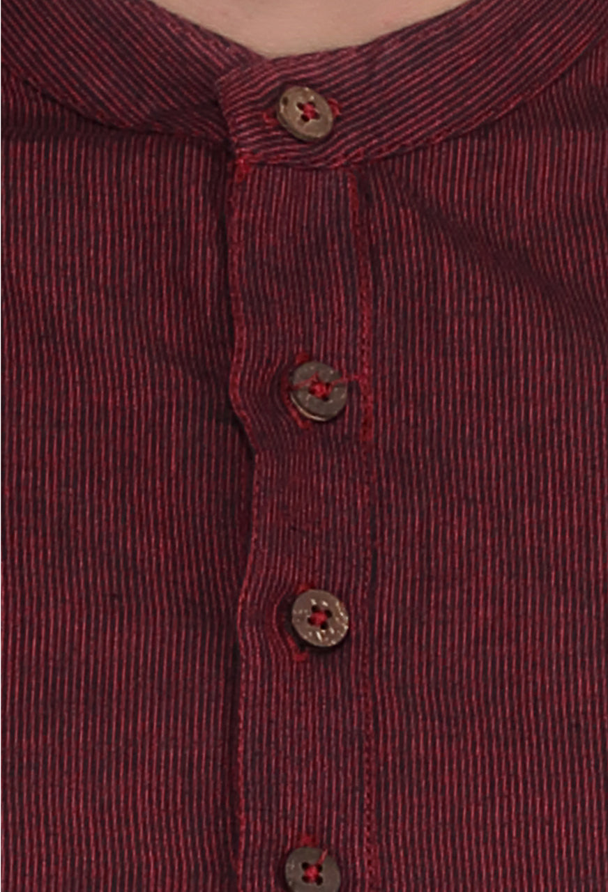 Maroon Detail