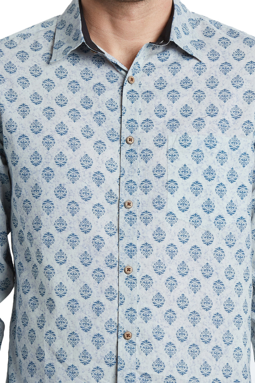 Blue Fitted Button Down Men's Shirt - Vintage Faded Look - Garment details | In-Sattva