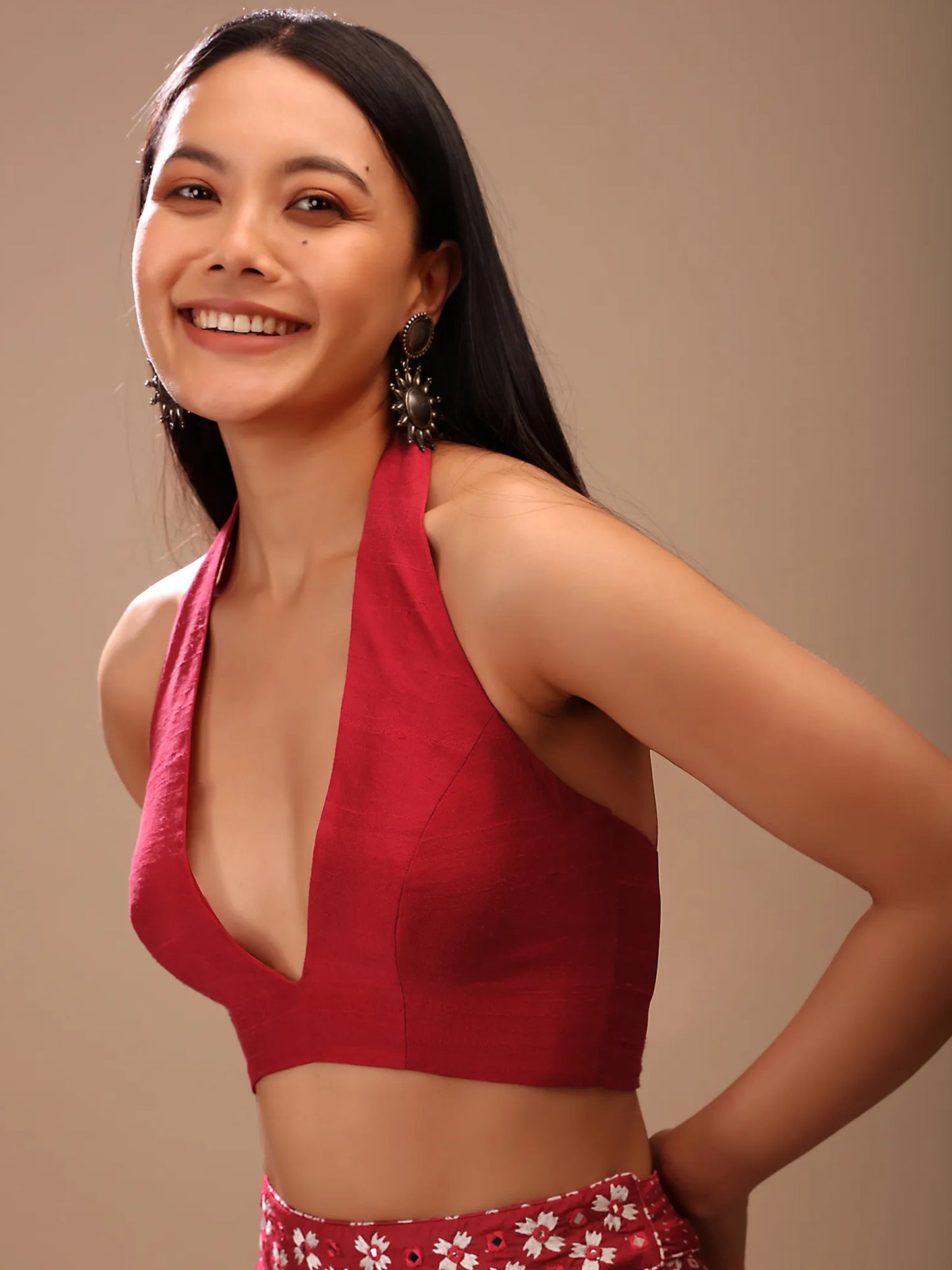 In-Sattva Women's Silk Sleeveless V-Neck Blouse; Blushing Red