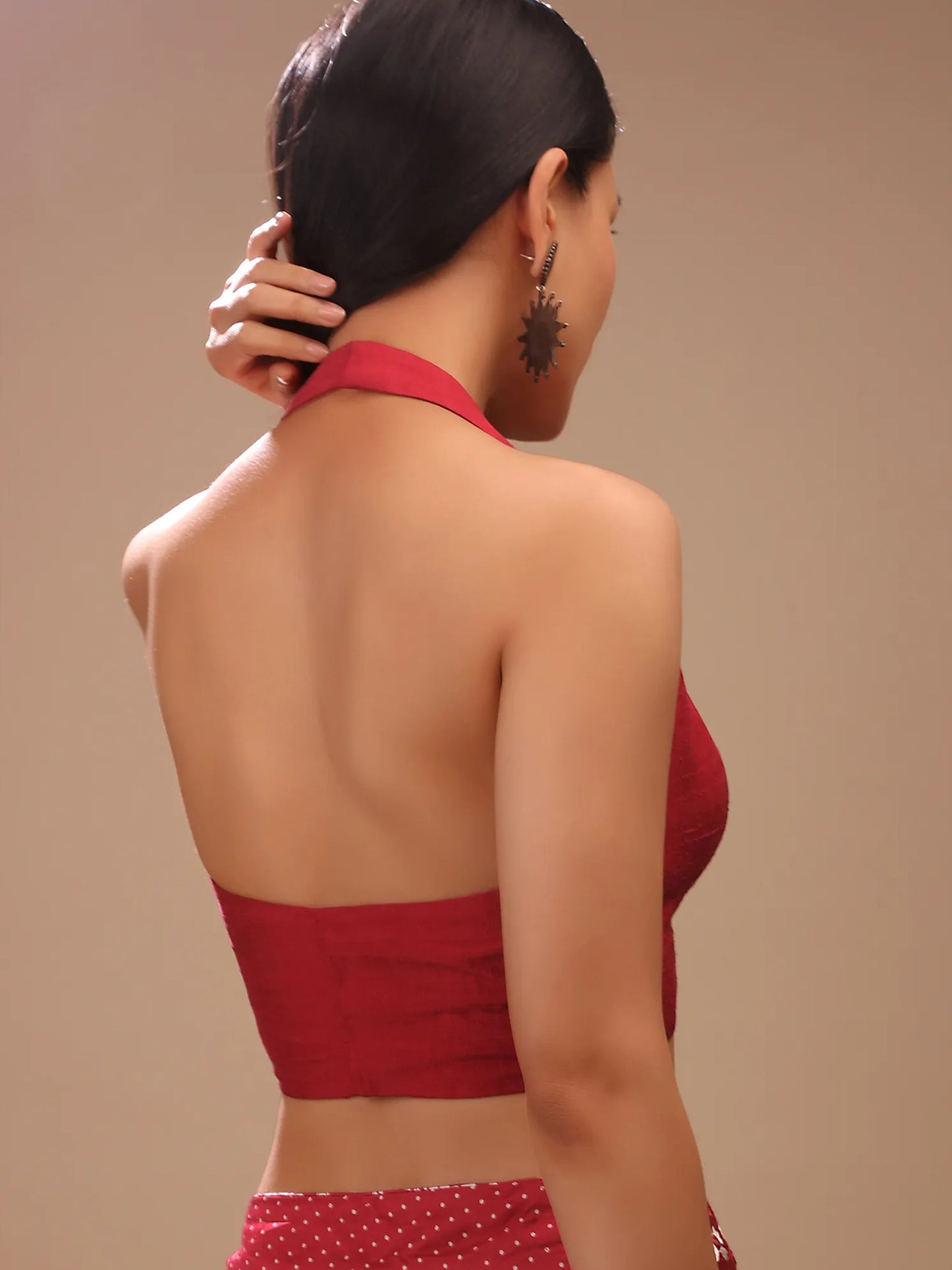In-Sattva Women's Silk Sleeveless V-Neck Blouse; Blushing Red