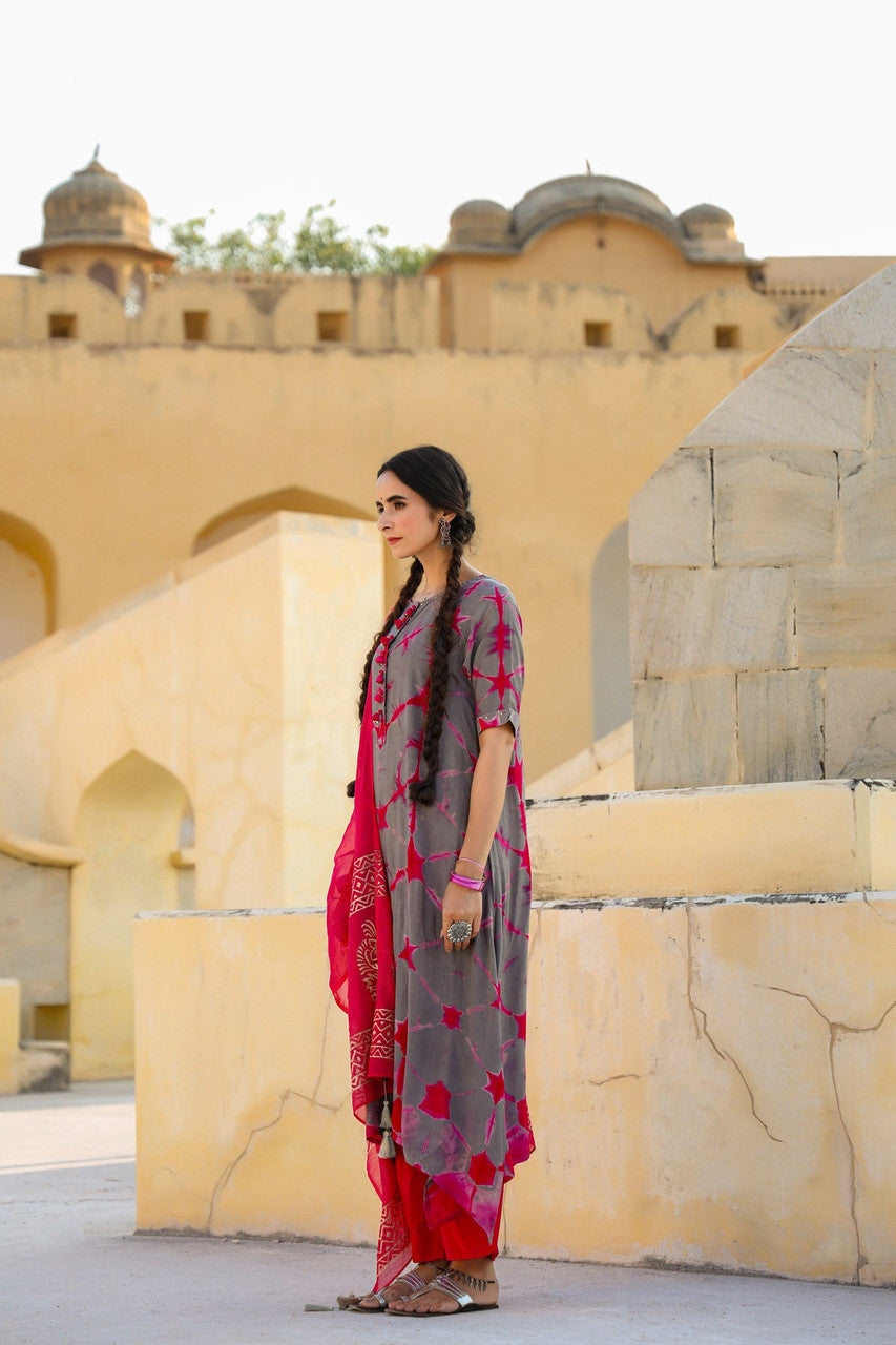 In-Sattva Mayori Pure Cotton Handcrafted Fuchsia Straight Cut Pants | Side View