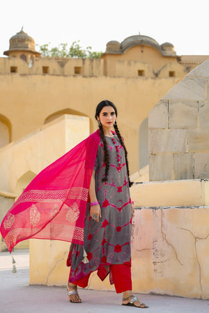 In-Sattva Mayori Pure Cotton Handcrafted Fuchsia Straight Cut Pants | Side View