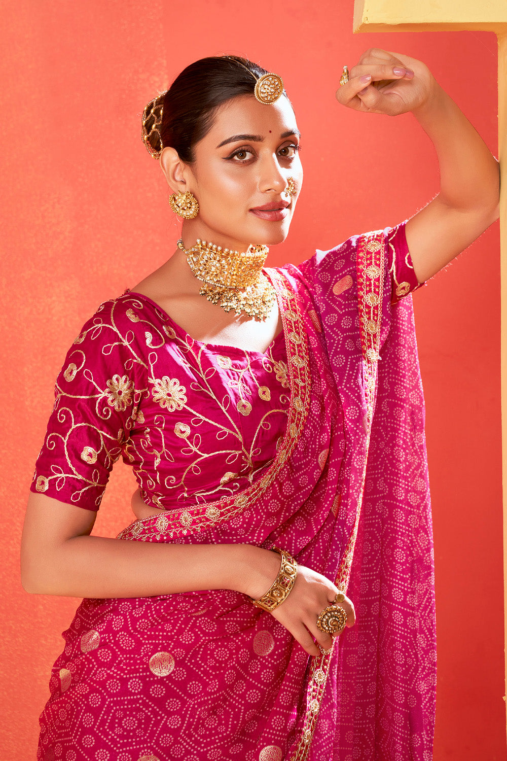 In-Sattva Classic Women's Handloom Tribal Moss Chiffon Saree; Vibrant Red