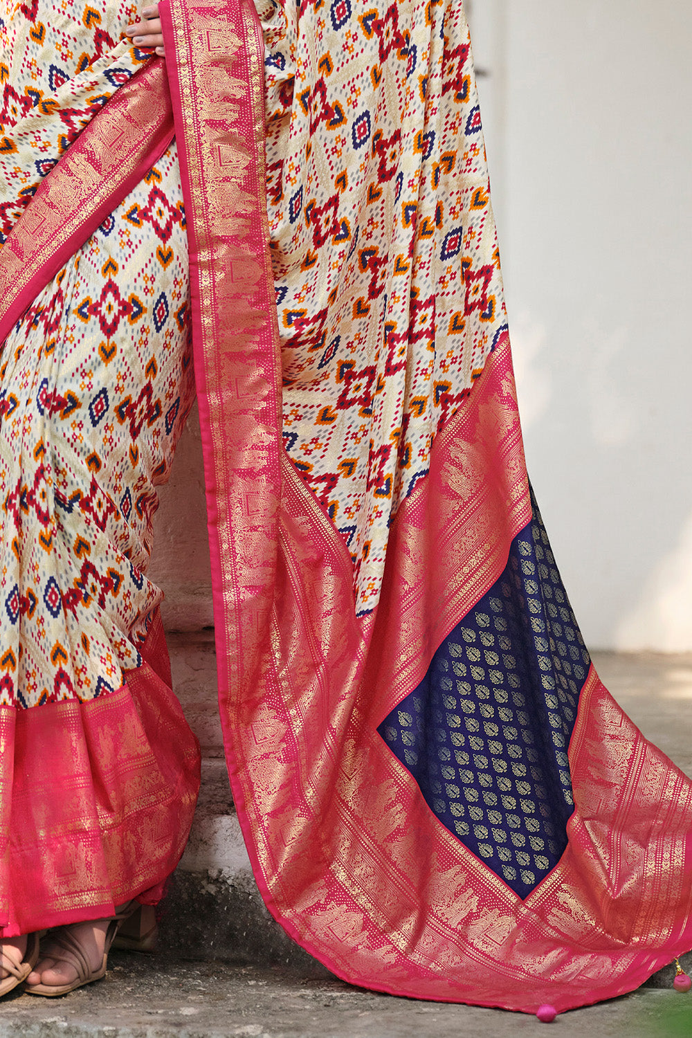 In-Sattva Women's Heritage Handloom Deluxe Tussar Silk Saree; Deep Pink