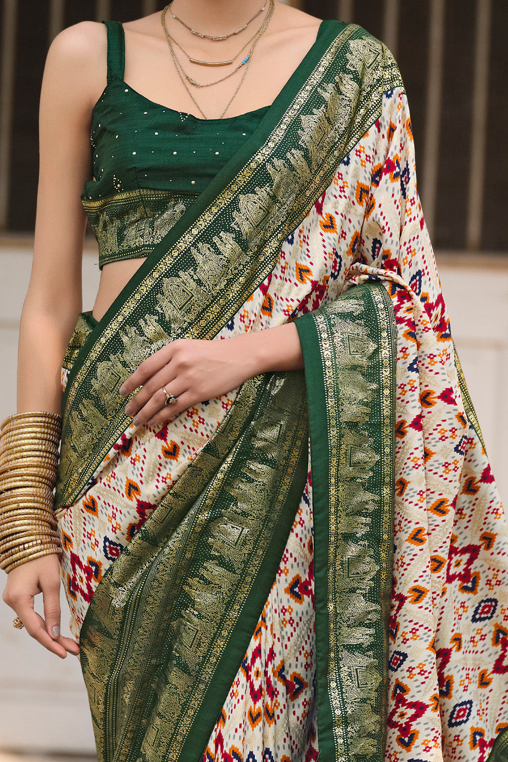 In-Sattva Women's Heritage Handloom Deluxe Tussar Silk Saree; Dark Green