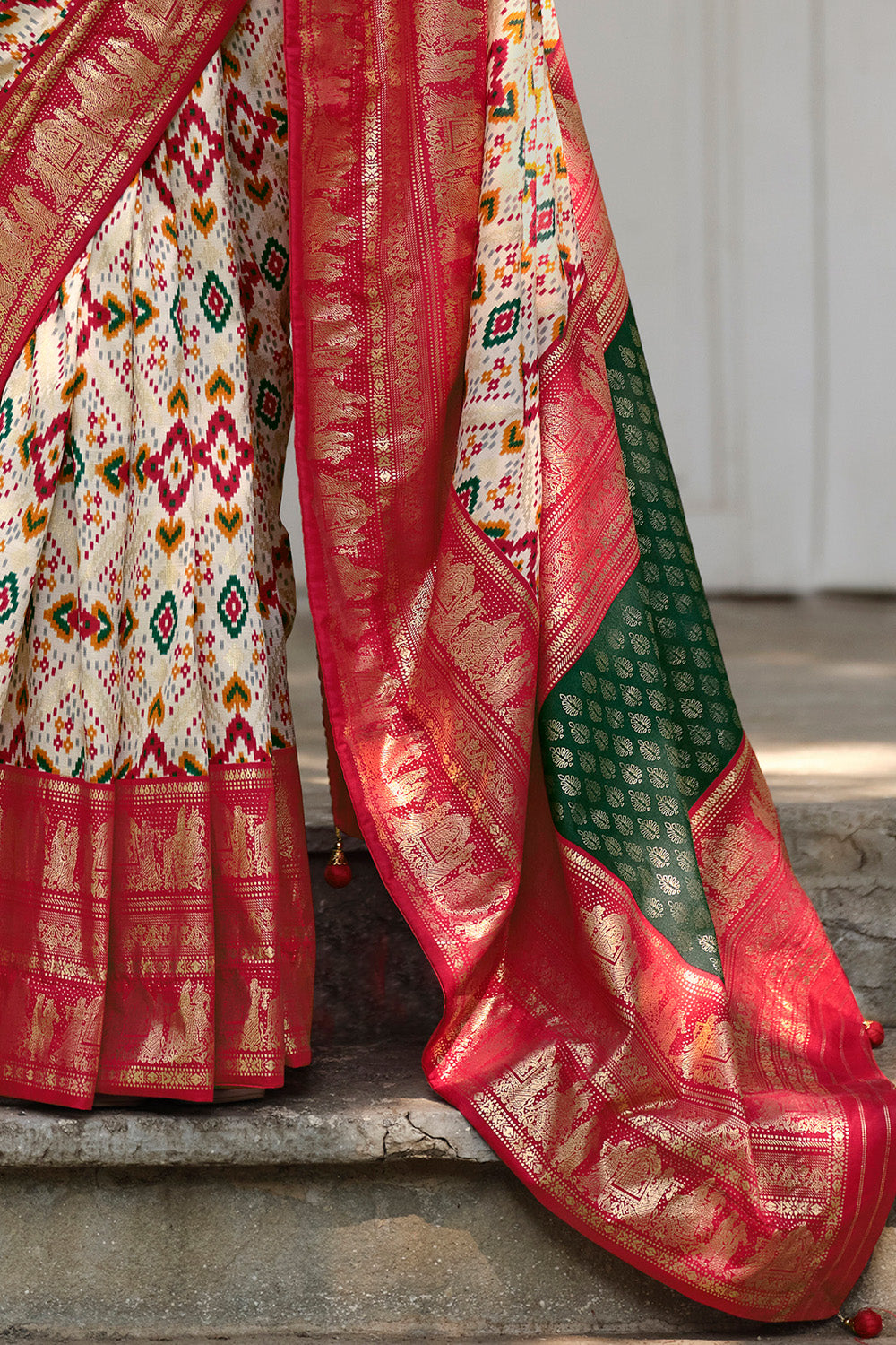 In-Sattva Women's Heritage Handloom Deluxe Tussar Silk Saree; Sangria Red