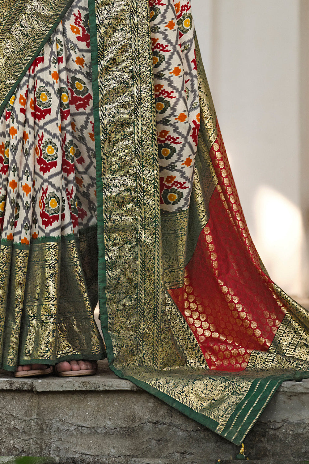 In-Sattva Women's Heritage Handloom Deluxe Tussar Silk Saree; Olive Green