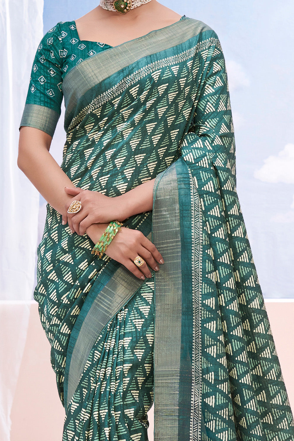In-Sattva Women's Heritage Handloom Dola Silk Saree; Hunter Green