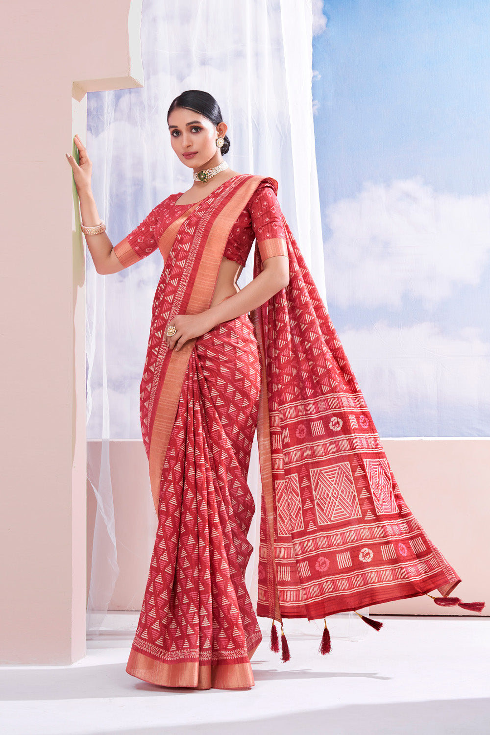 In-Sattva Women's Heritage Handloom Dola Silk Saree; Scarlet Red