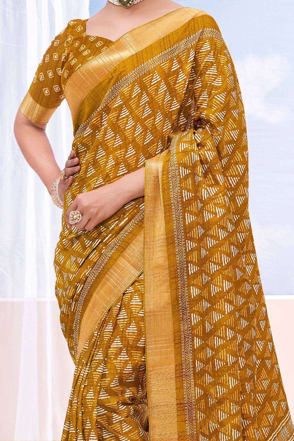 In-Sattva Women's Heritage Handloom Dola Silk Saree; Honey Gold