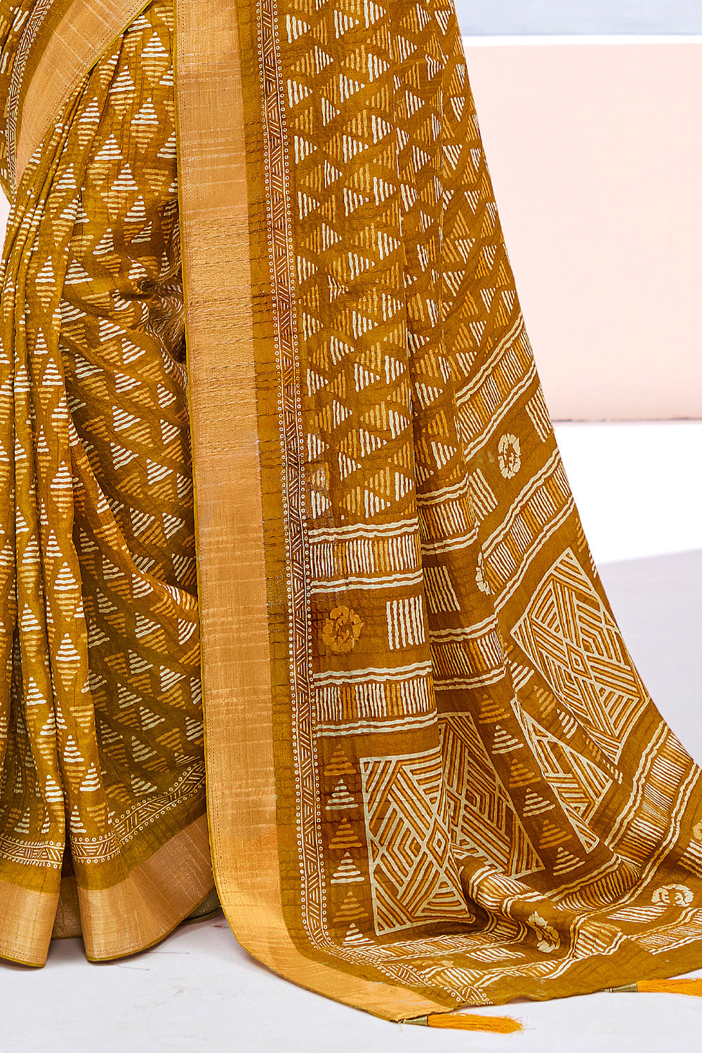 In-Sattva Women's Heritage Handloom Dola Silk Saree; Honey Gold
