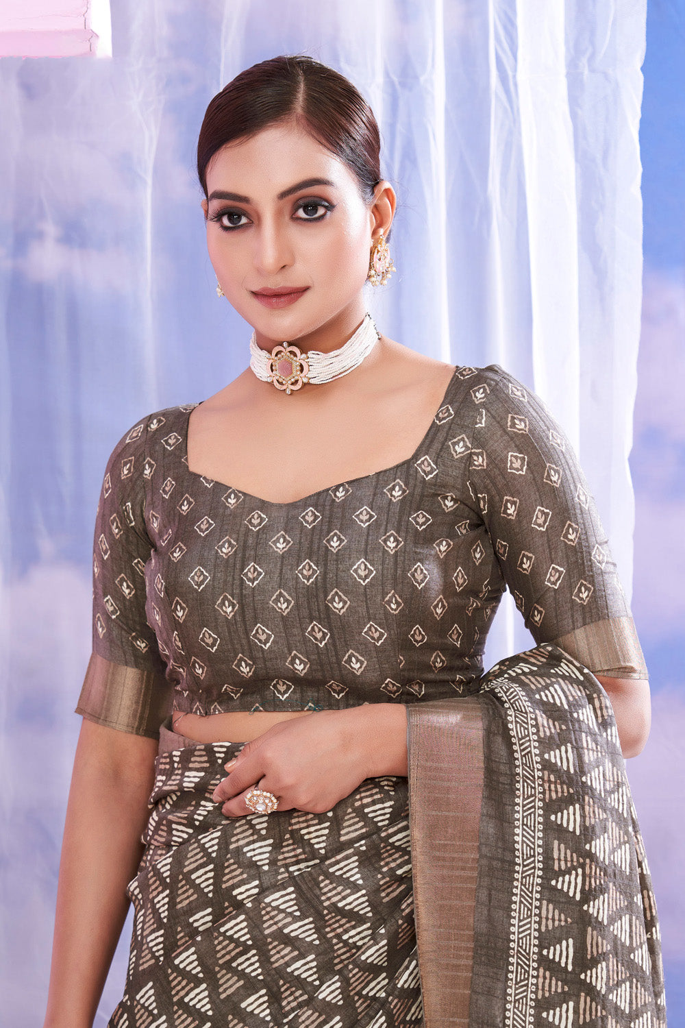 In-Sattva Women's Heritage Handloom Dola Silk Saree; Fossil Gray