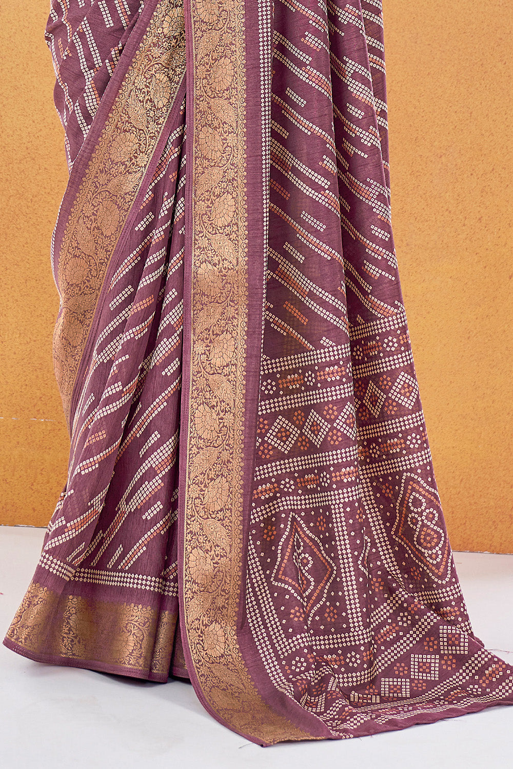In-Sattva Women's Handloom Bandhni Dola Silk Saree; Mulberry Lavender