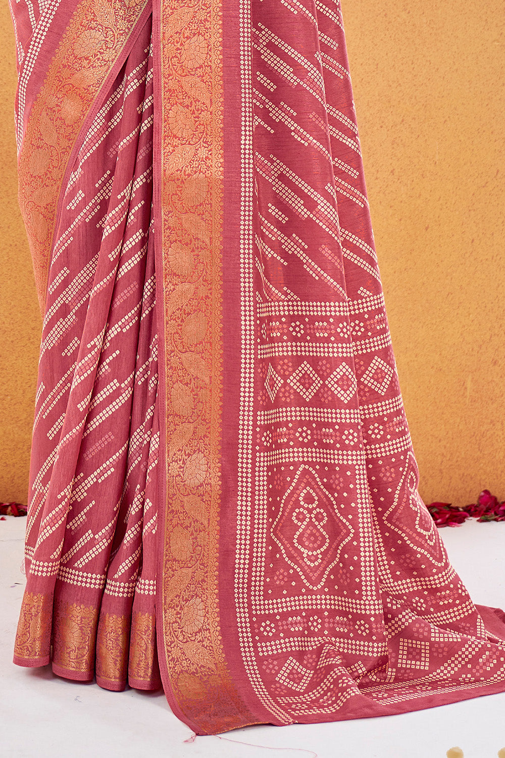 In-Sattva Women's Handloom Bandhni Dola Silk Saree; Persian Pink