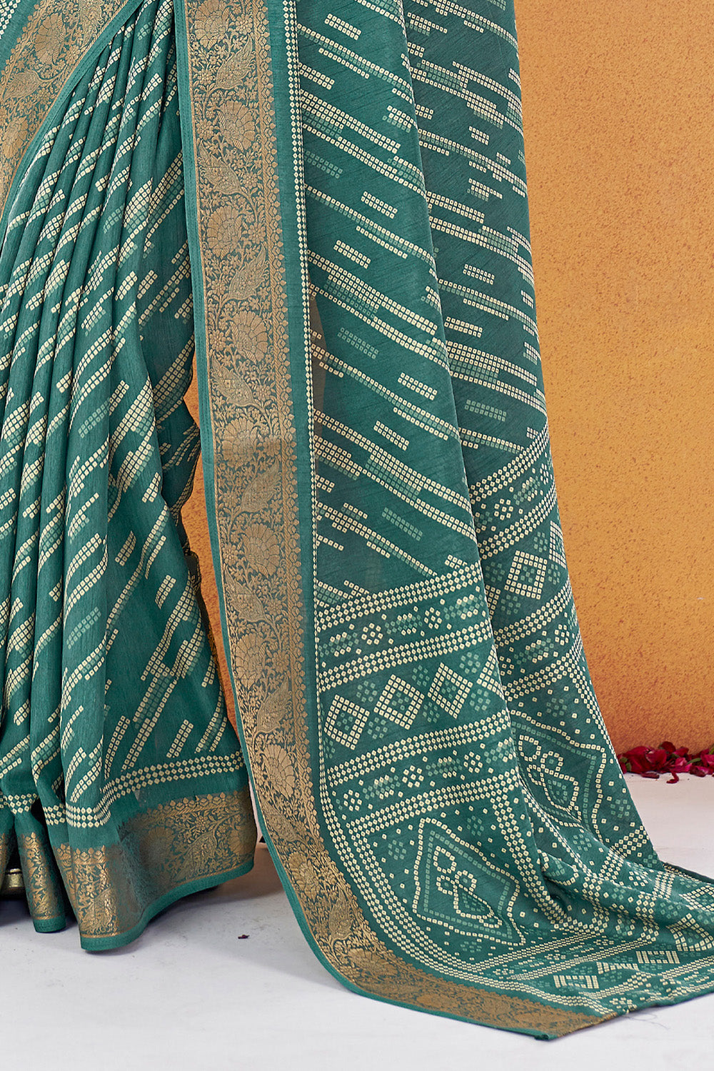 In-Sattva Women's Handloom Bandhni Dola Silk Saree; Verdant Green
