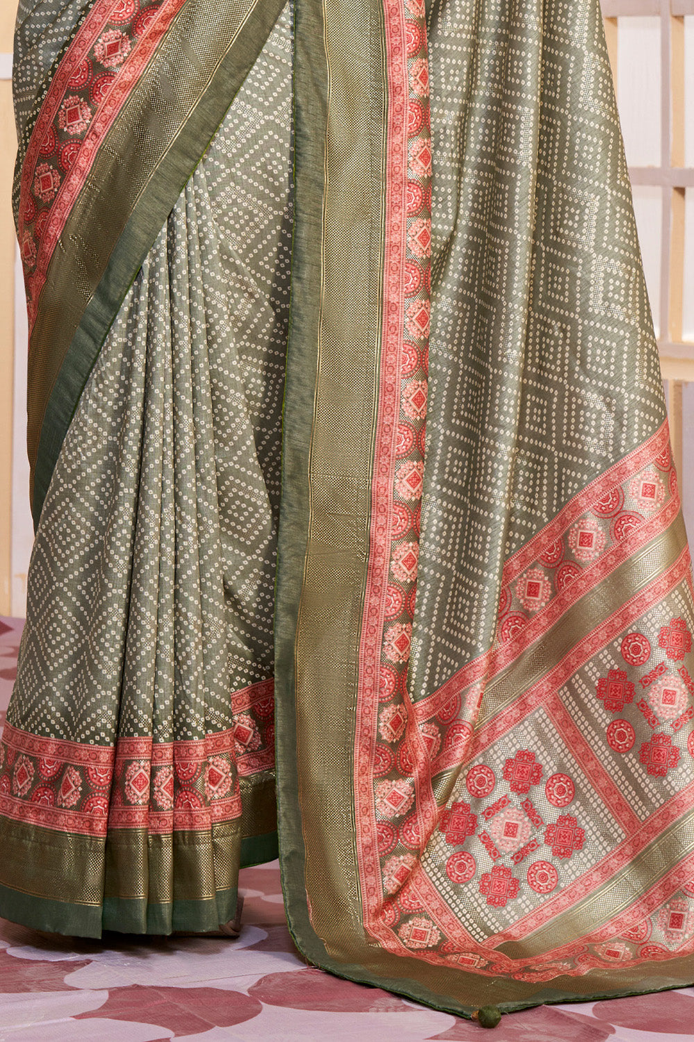 In-Sattva Women's Handloom Bandhni Tussar Silk Saree; Khaki Green