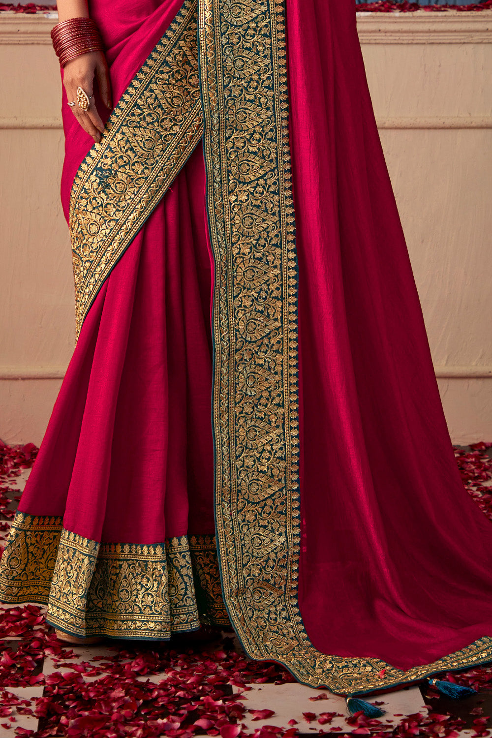 In-Sattva Women's Heritage Vichitra Patola Art Silk Saree; Imperial Red