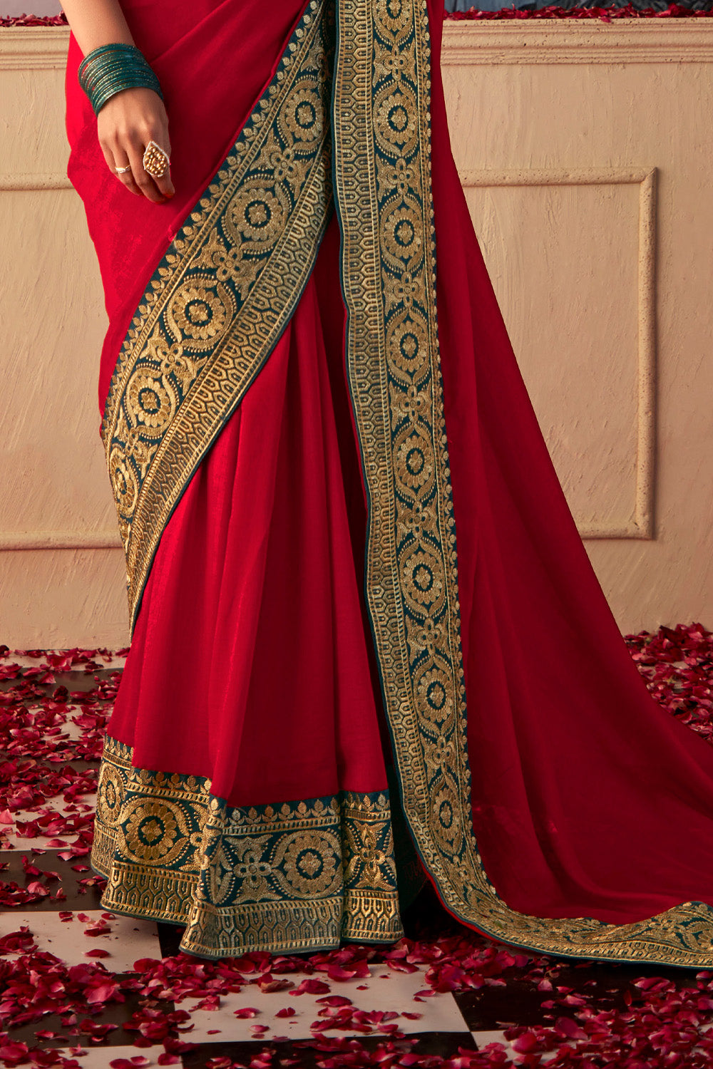 In-Sattva Women's Heritage Vichitra Patola Art Silk Saree; Rustic Red