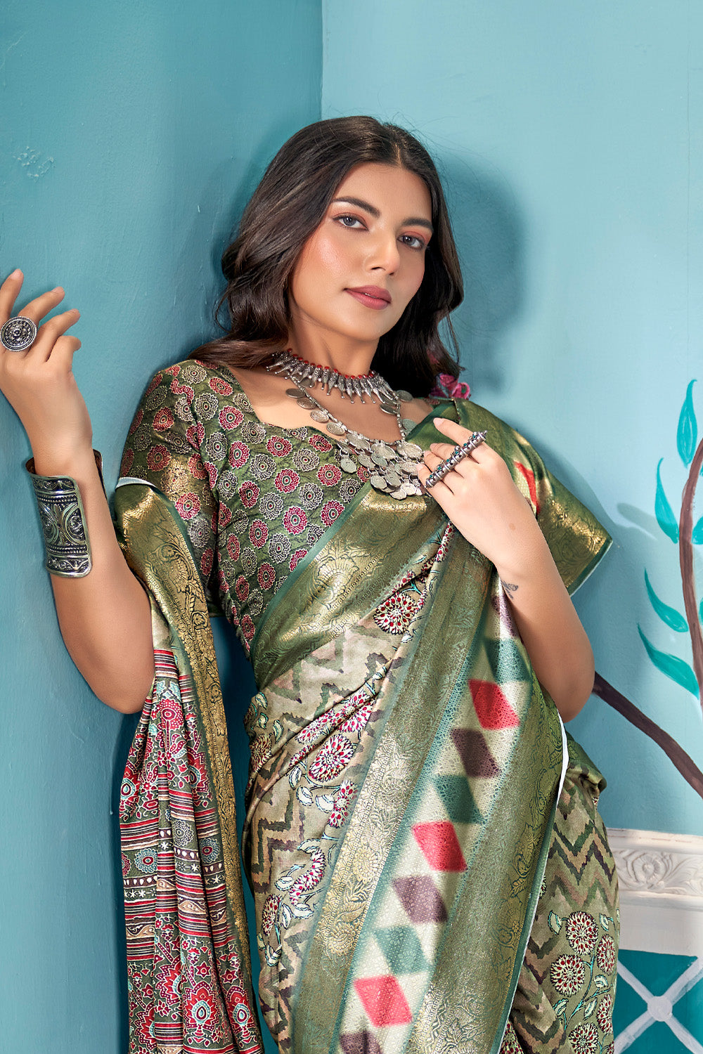 In-Sattva Women's Heritage Handloom Bandhni Dola Silk Saree; Pistachio Green