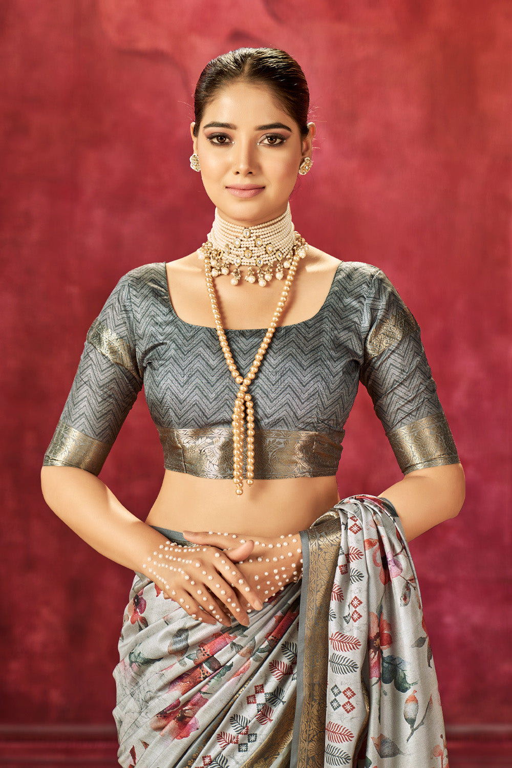 In-Sattva Women's Floral Handloom Bandhni Dola Silk Saree; Silver Gray