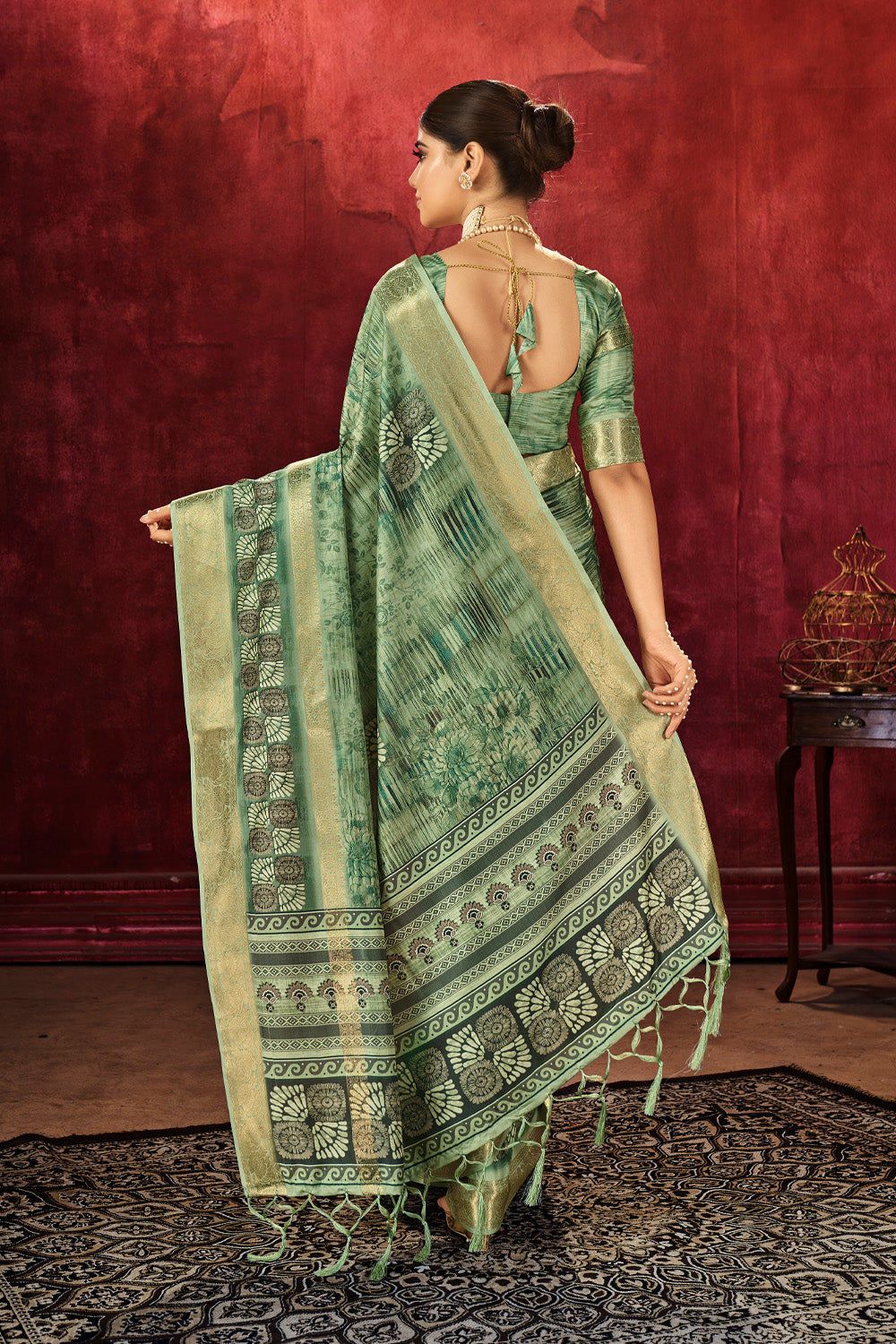 In-Sattva Women's Floral Handloom Bandhni Dola Silk Saree; Orchid Green