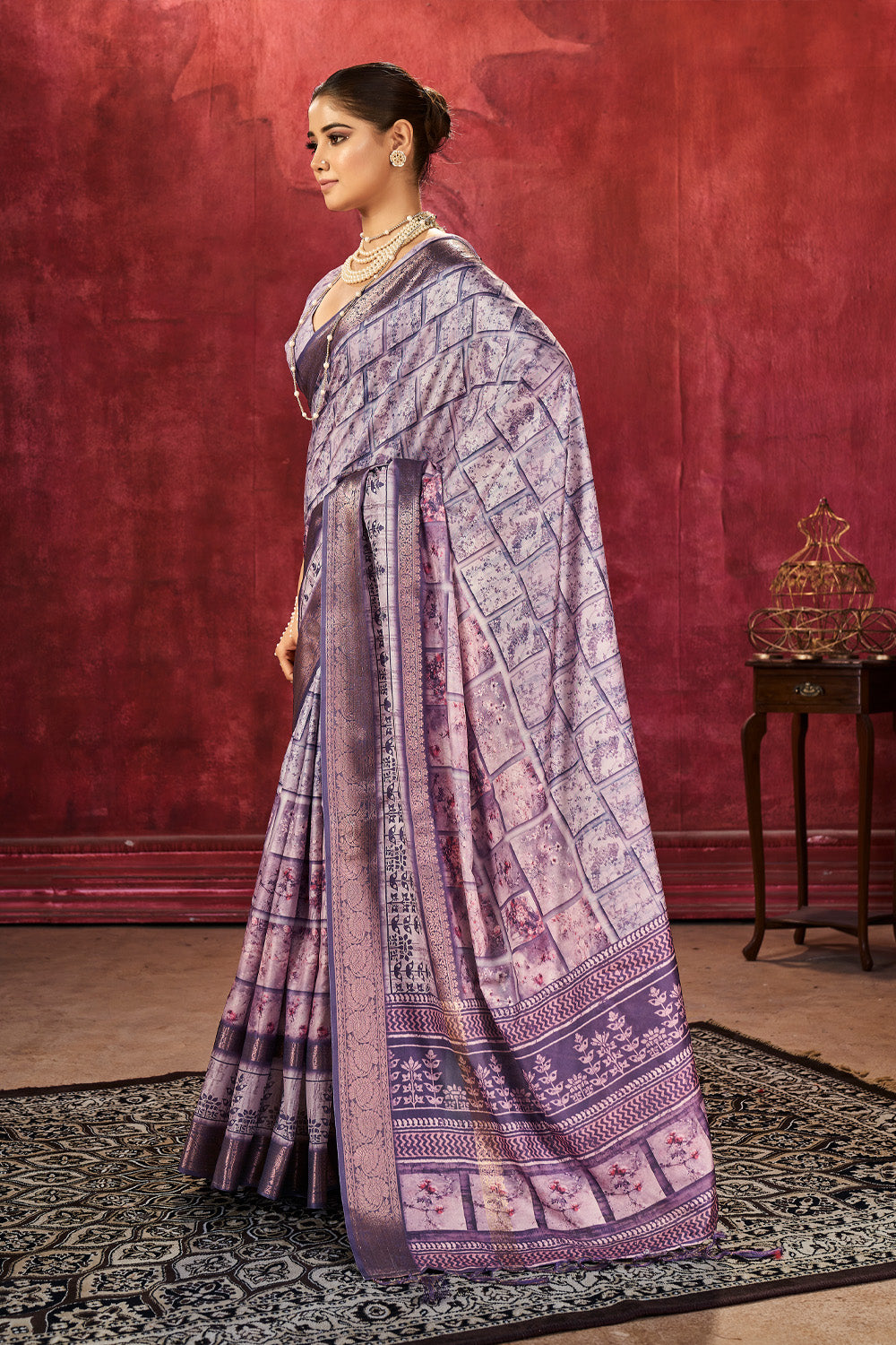 In-Sattva Women's Floral Handloom Bandhni Dola Silk Saree; Jewel Lavender
