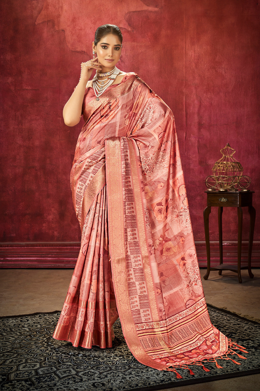 In-Sattva Women's Floral Handloom Bandhni Dola Silk Saree; Peach Pink
