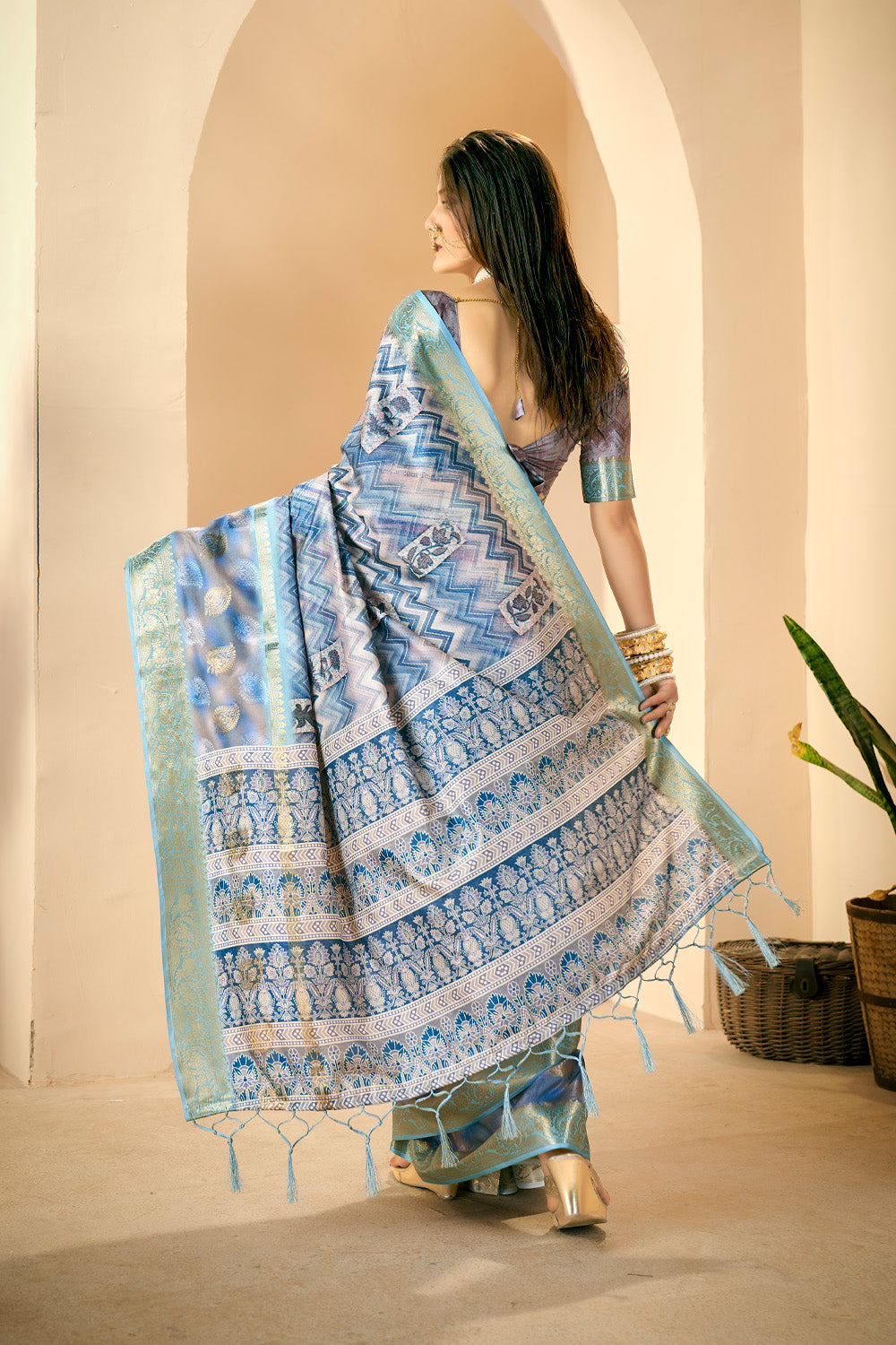 In-Sattva Women's Abstract Print Handloom Dola Silk Saree; Chevron Blue