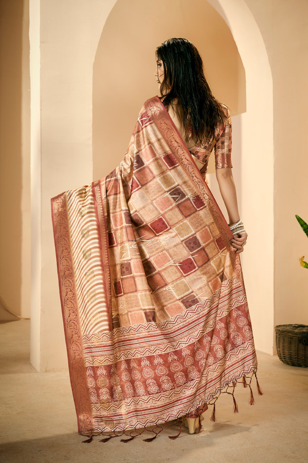 In-Sattva Women's Abstract Print Handloom Dola Silk Saree; Noble Orange