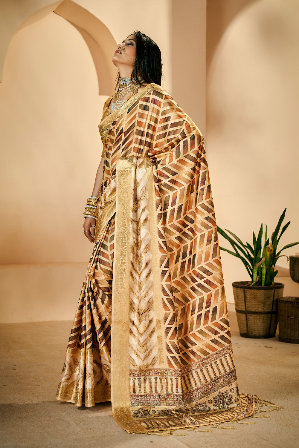 In-Sattva Women's Abstract Print Handloom Dola Silk Saree; Fall Brown