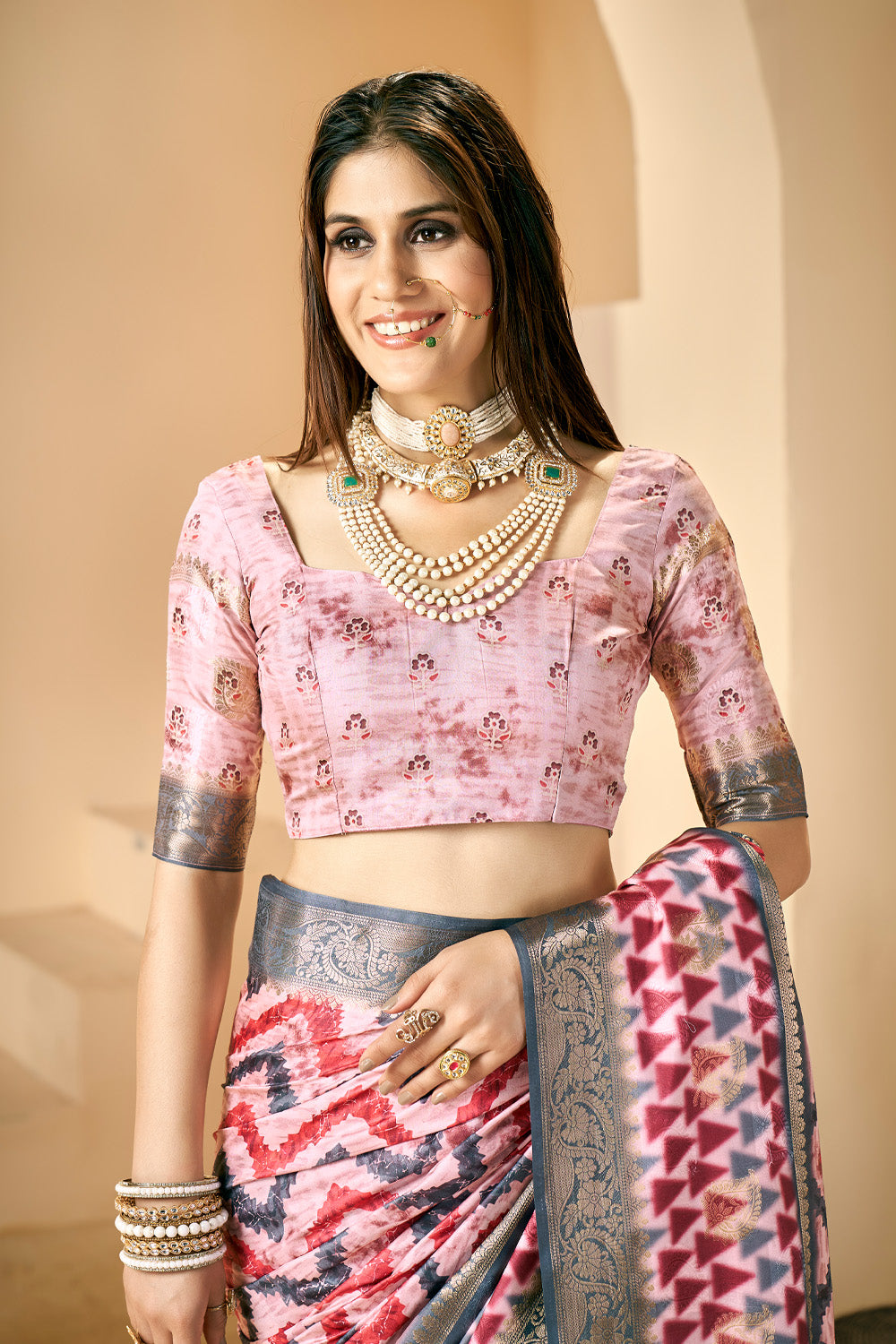 In-Sattva Women's Abstract Print Handloom Dola Silk Saree; Patterned Pink
