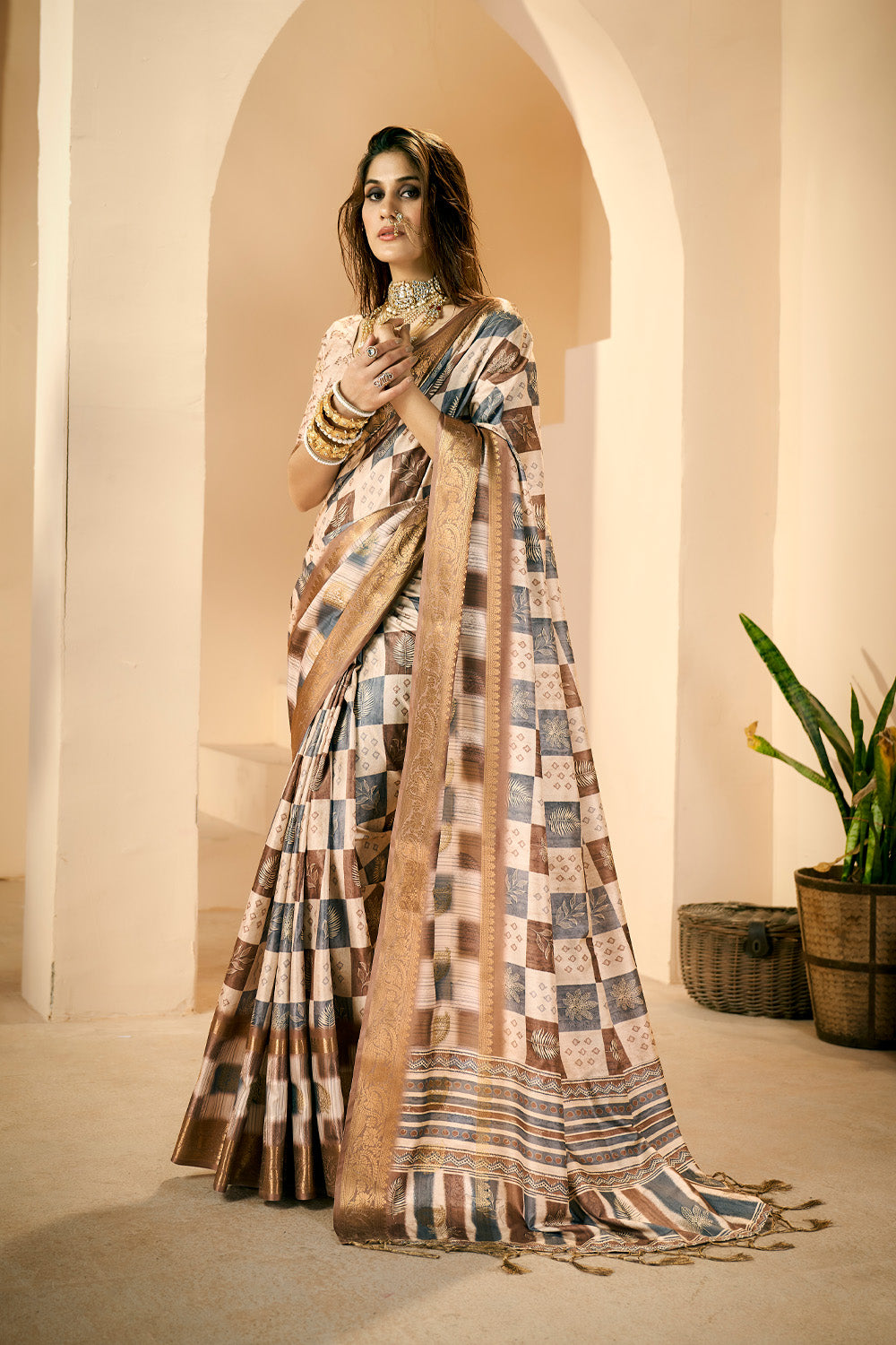 In-Sattva Women's Abstract Print Handloom Dola Silk Saree; Paisley Brown
