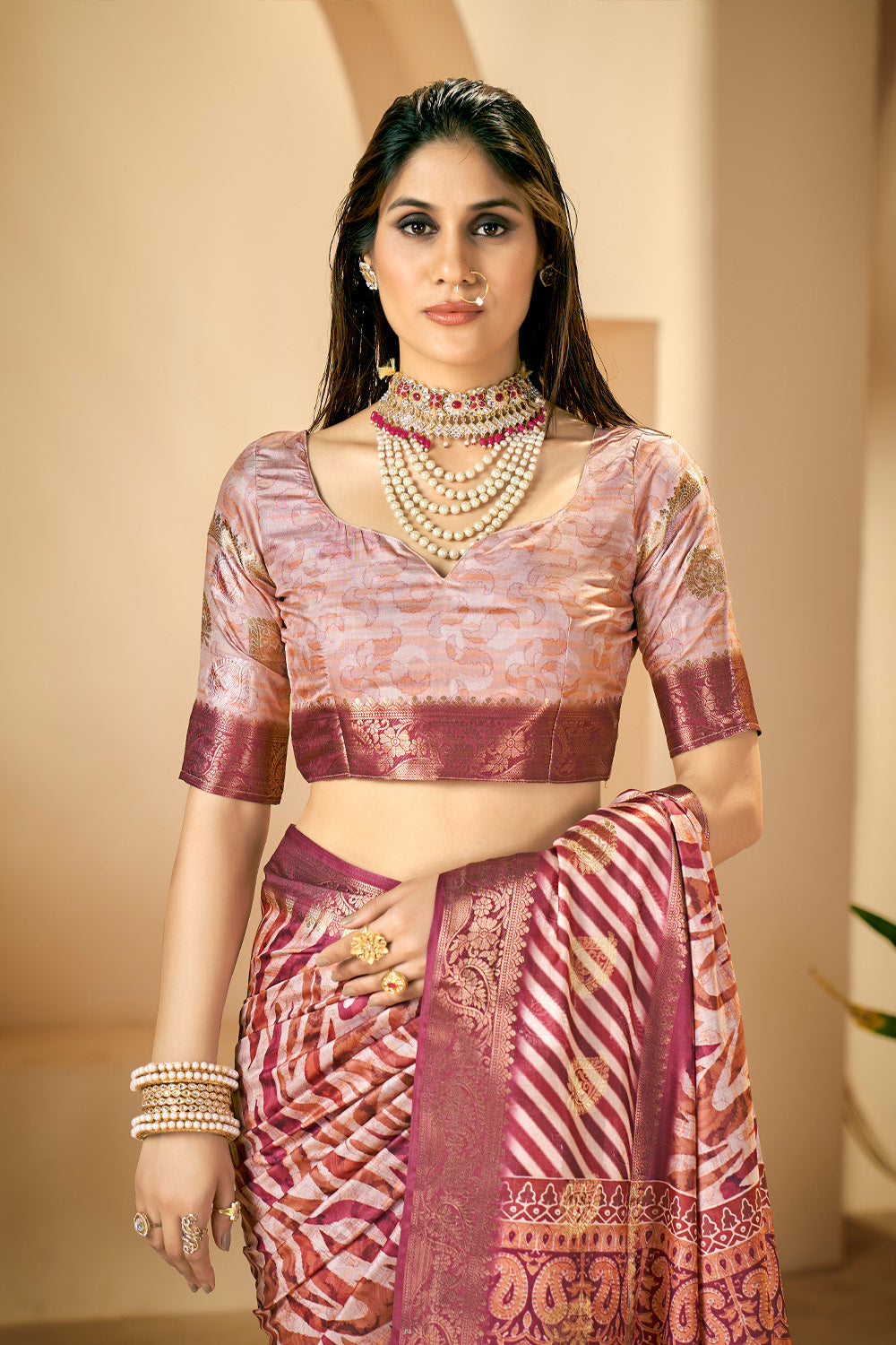 In-Sattva Women's Abstract Print Handloom Dola Silk Saree; Blooming Red