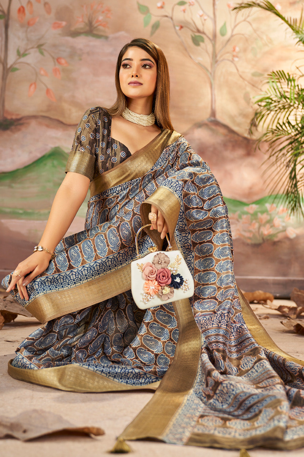 In-Sattva Women's Paisley Print Handloom Dola Silk Saree; Caramel Brown