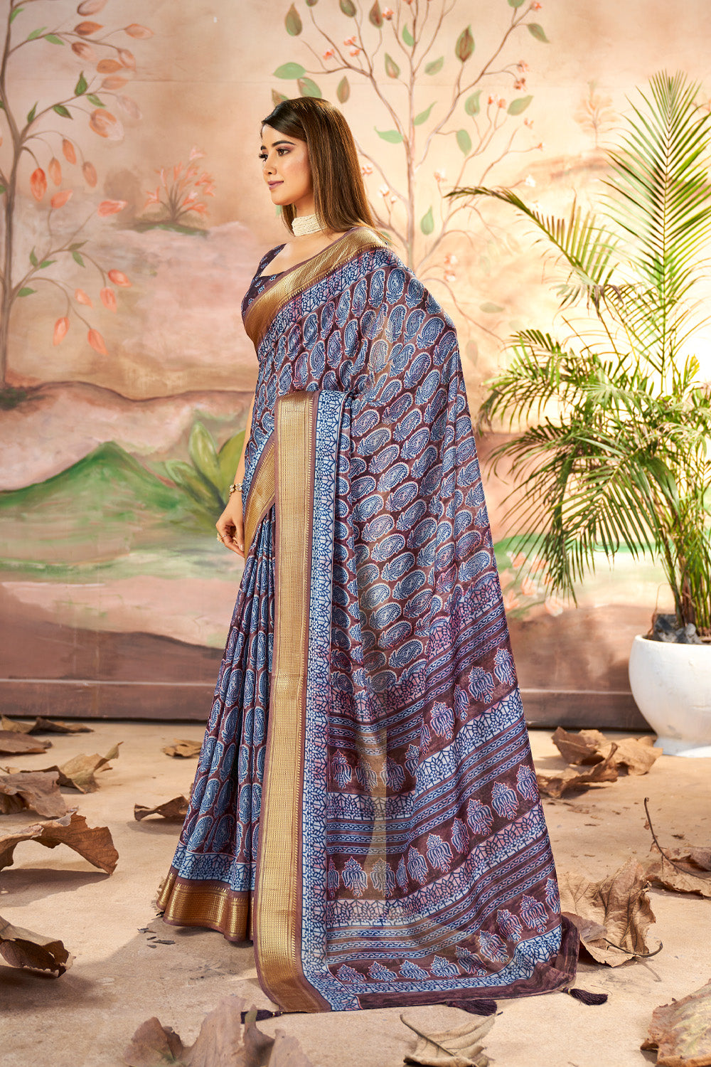 In-Sattva Women's Paisley Print Handloom Dola Silk Saree; Polished lavender
