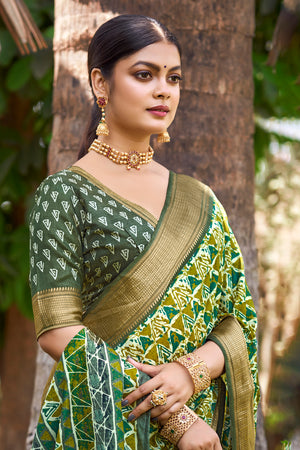 In-Sattva Women's Handloom Geometric Print Kalamkari Silk Saree; Kiwi Green