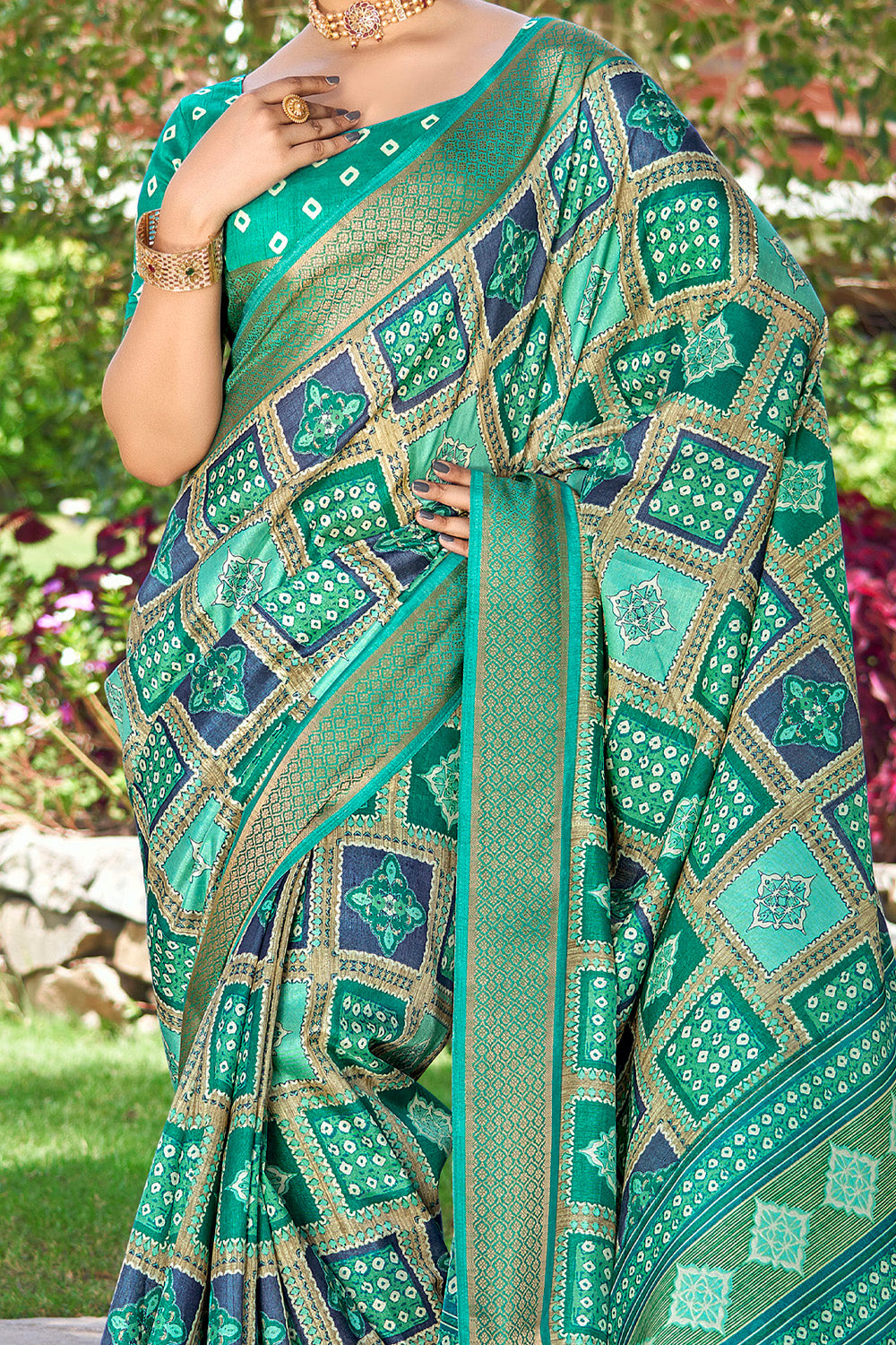 In-Sattva Women's Handloom Polka Dot Kalamkari Silk Saree; Mantis Green