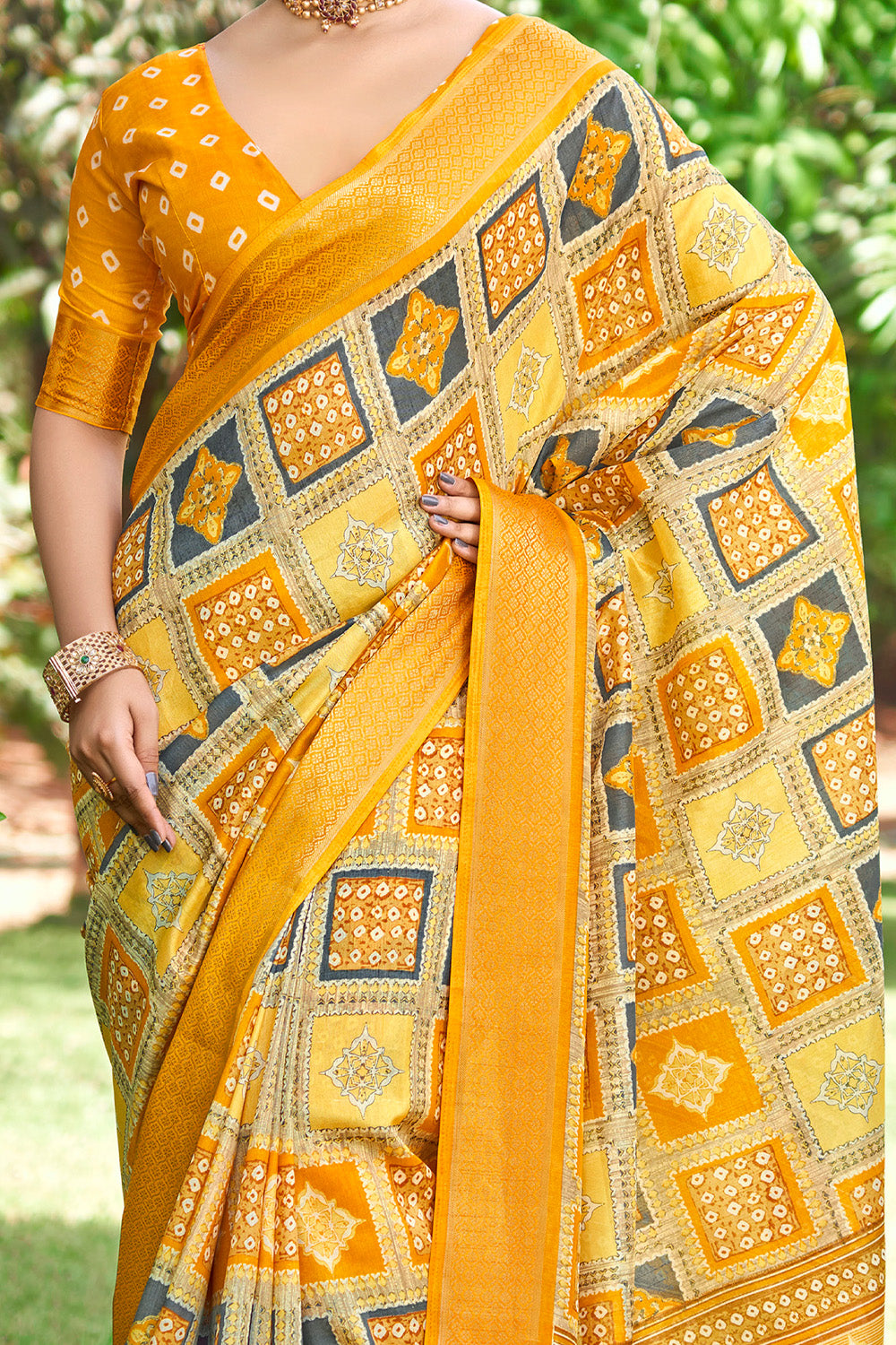 In-Sattva Women's Handloom Polka Dot Kalamkari Silk Saree; Saffron Gold