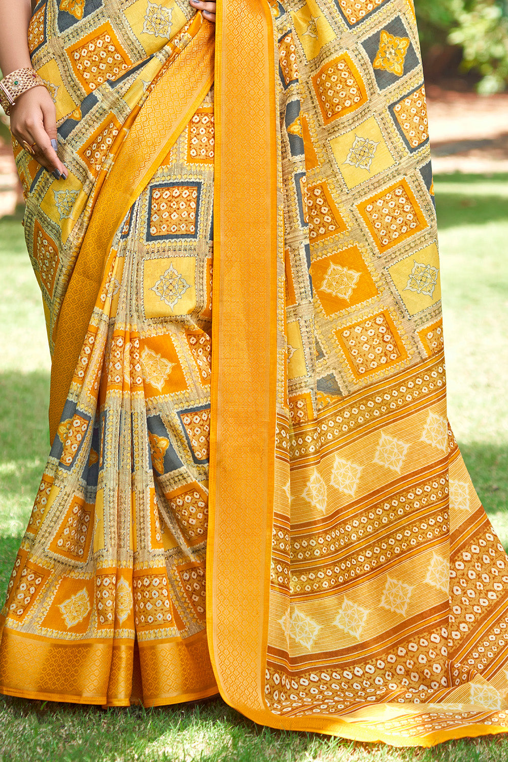 In-Sattva Women's Handloom Polka Dot Kalamkari Silk Saree; Saffron Gold