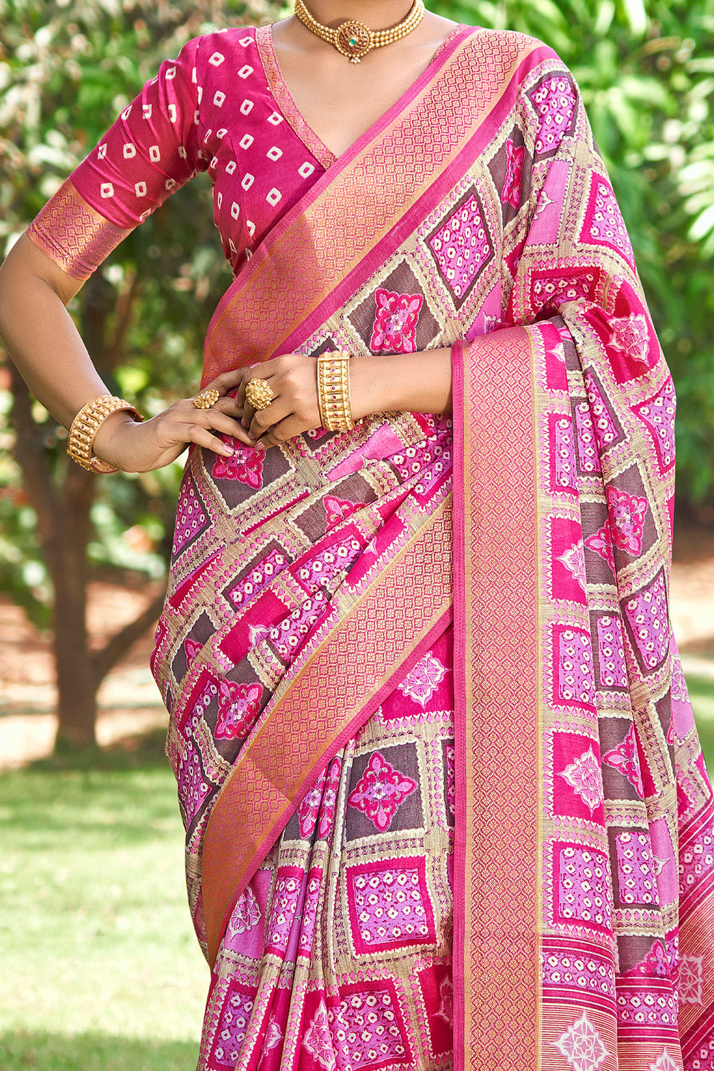 In-Sattva Women's Handloom Polka Dot Kalamkari Silk Saree; Block Pink