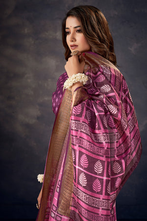 In-Sattva Women's Handloom Printed Kalamkari Silk Saree; Printed Lilac