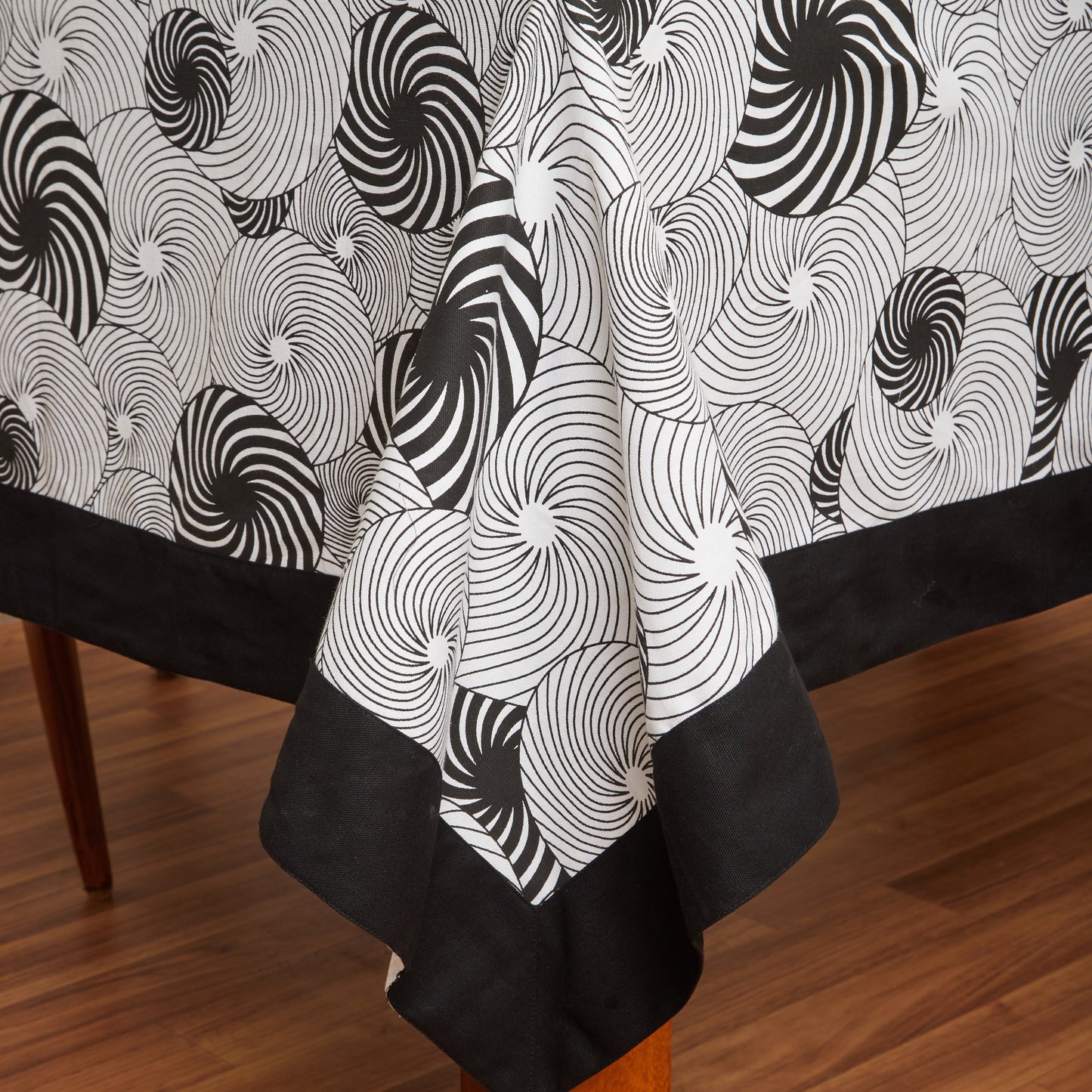 In-Sattva Home 100% Cotton Geometric Print Washable Table Cloth