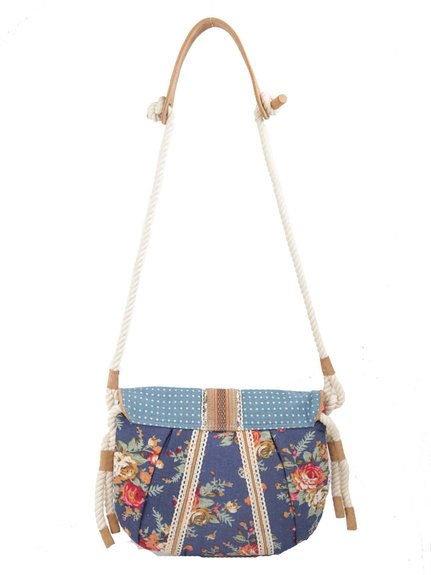 Ivory Tag Knot A Twist Crossbody Bag ÛÒ Back