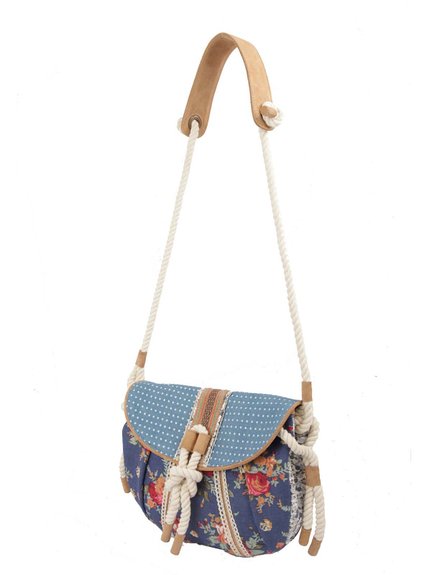 Ivory Tag Knot A Twist Crossbody Bag ÛÒ Side