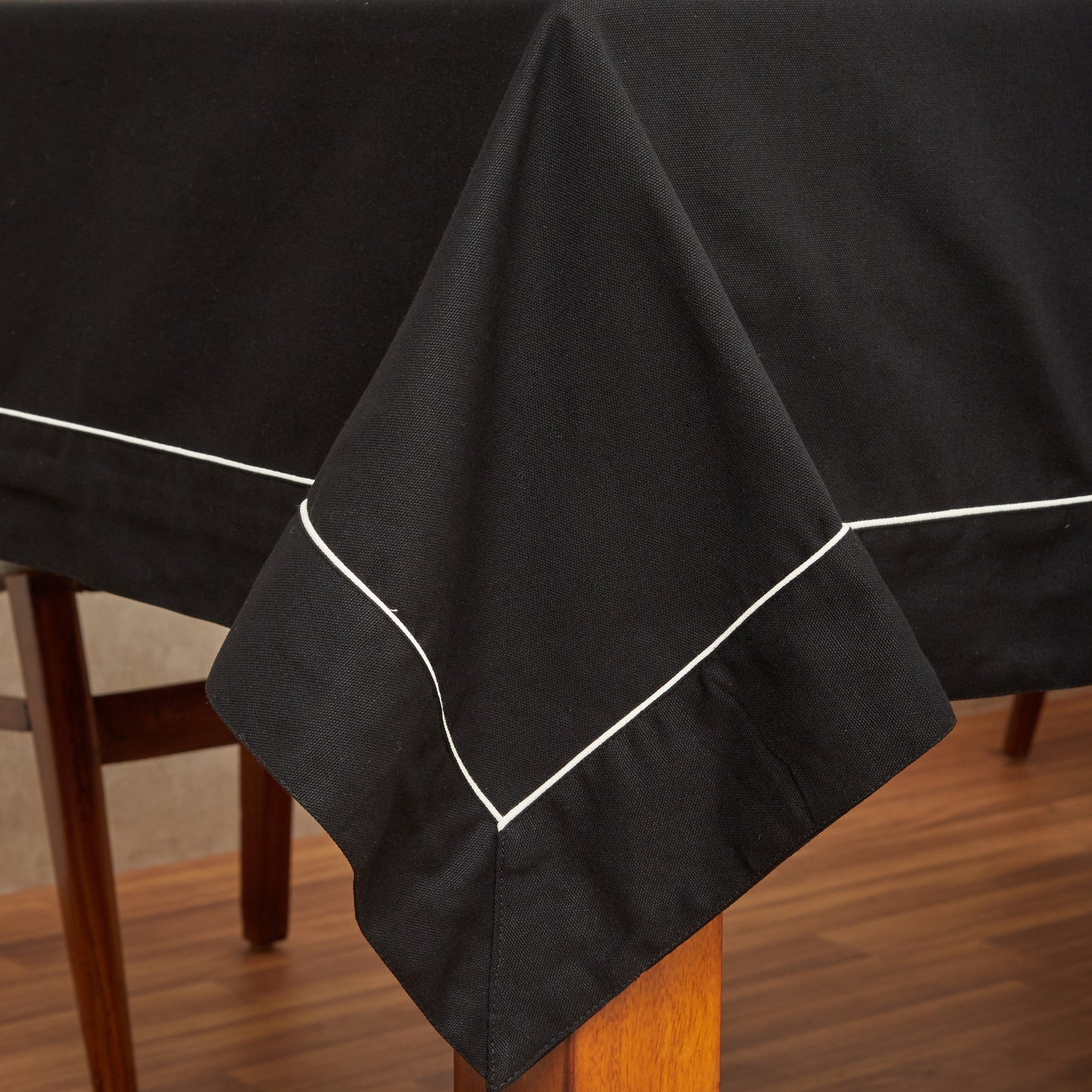 In-Sattva Home 100% Cotton Solid Color Soft Feel Washable Rectangular Table Cover Cloth Black