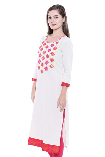 Women's White Indian Kurta Tunic with Embroiderey | In-Sattva
