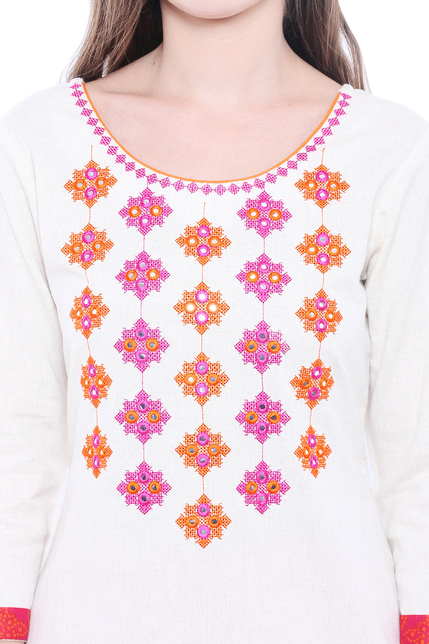 Women's White Indian Kurta Tunic with Embroiderey | In-Sattva