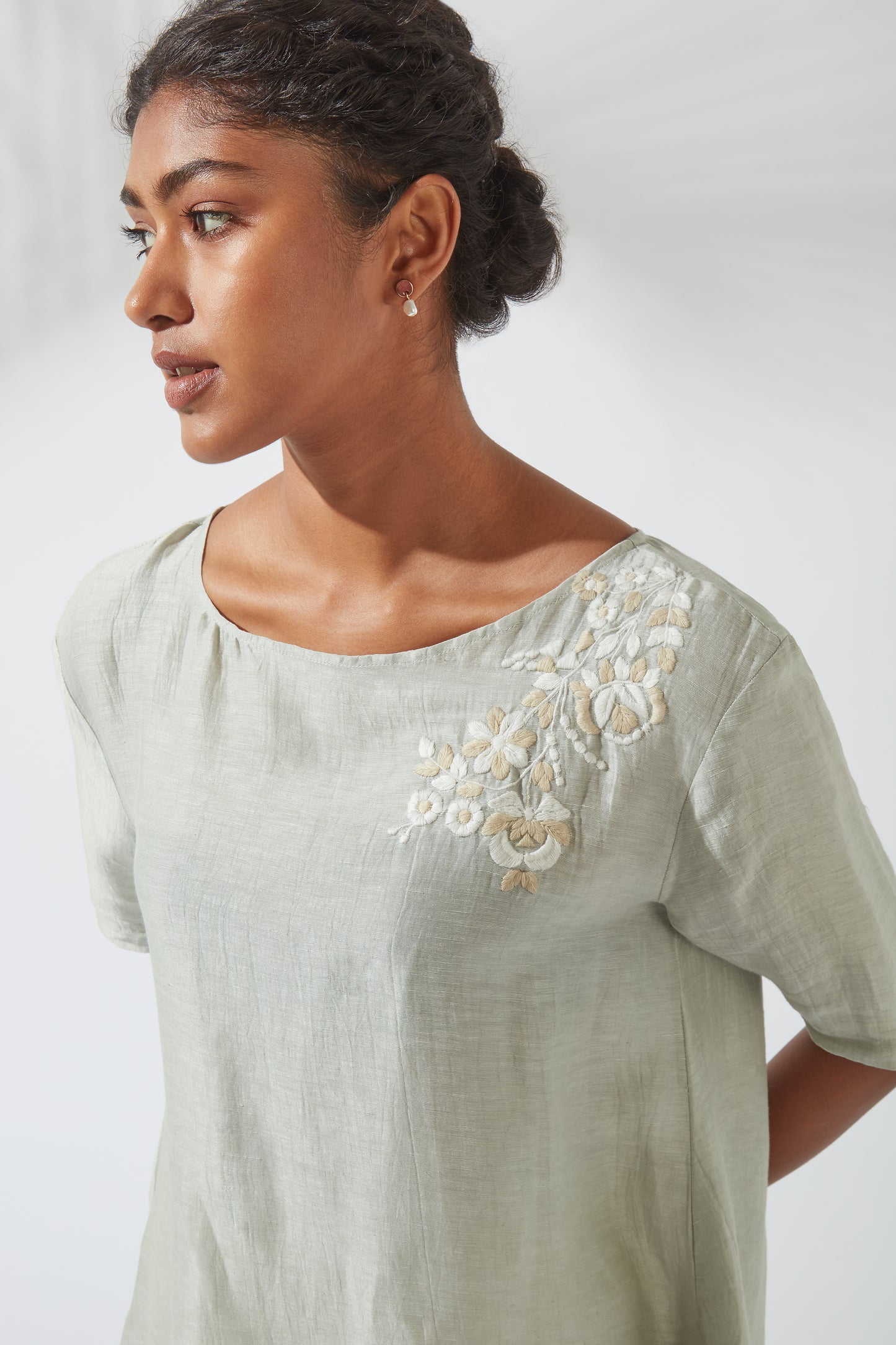 Women's Bohemian Classic Silk Linen Gray Embroidered High-Low Top
