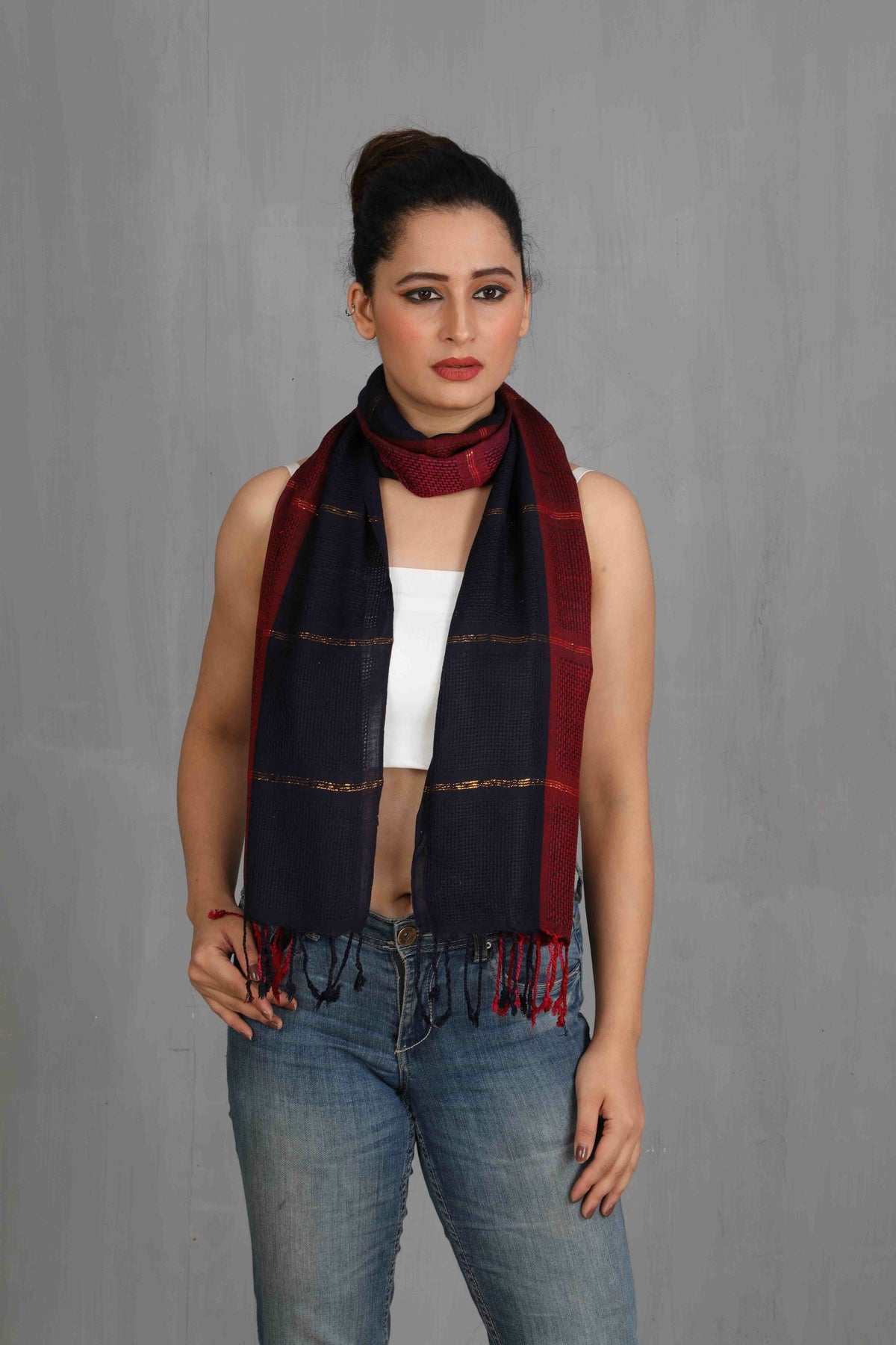In-Sattva Blue Red two-tone handwoven cotton scarf stole, product image emphasizing its pattern and handcrafted character.
