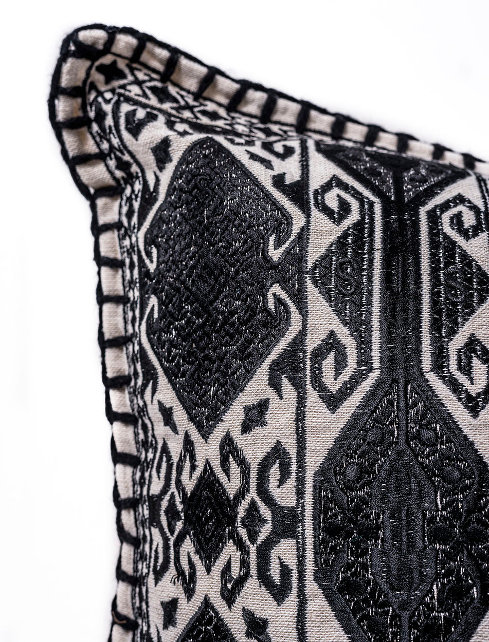 In-Sattva Home Geometric and Ancient Art Hand-Embellished Cotton Cushion Cover Decorative Pillow, Blk, 20 x 20